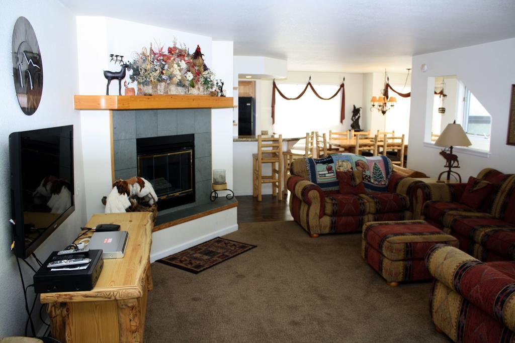 Pinecreek #I - 4 Bedroom - Private Hot Tub - Close To Town - Shuttle To Slopes Breckenridge Værelse billede