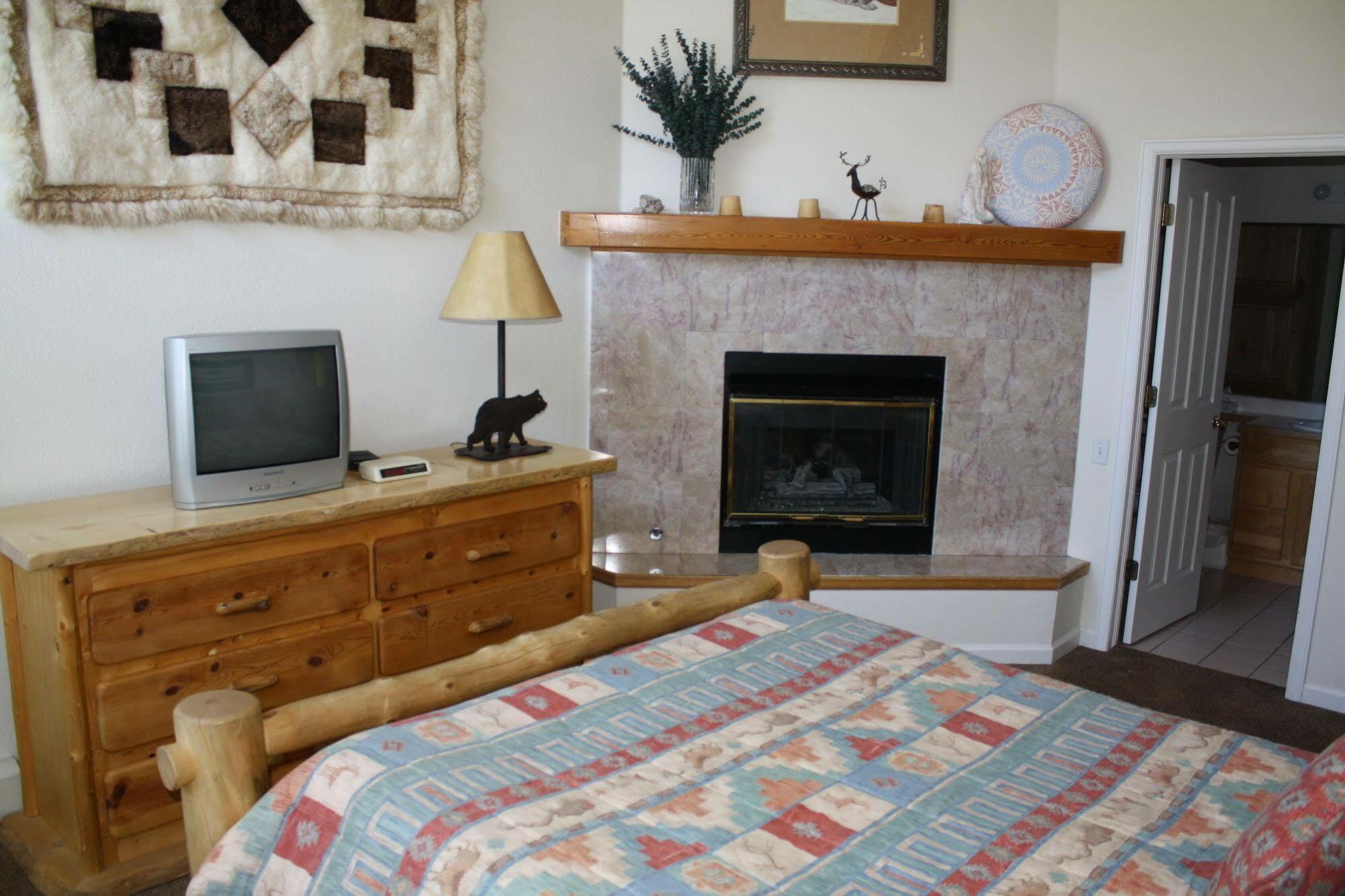 Pinecreek #I - 4 Bedroom - Private Hot Tub - Close To Town - Shuttle To Slopes Breckenridge Eksteriør billede